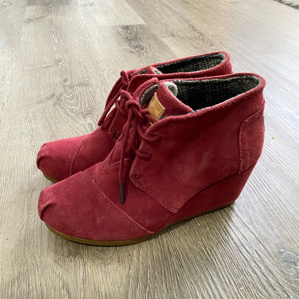 Toms Maroon Wedges